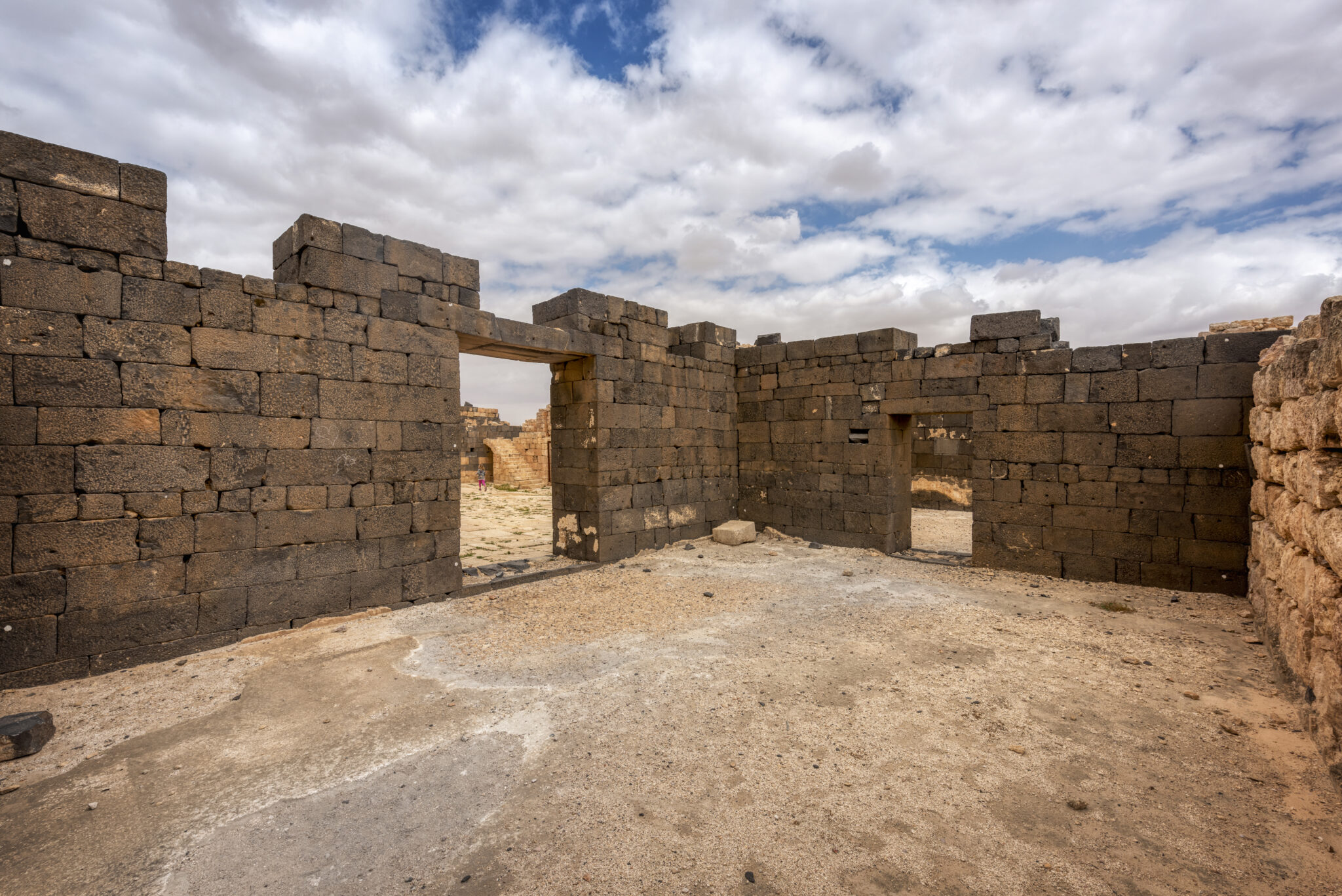 Qasr Al-Hallabat: From Roman Fort to Umayyad Palace in Photos | Ancient ...