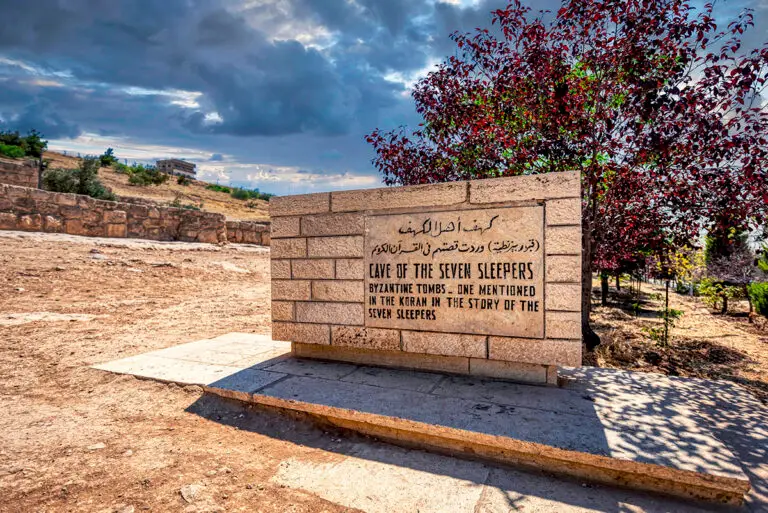 Seven Sleepers Cave-01s