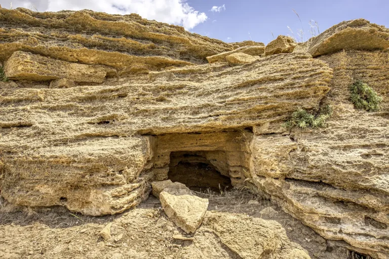 Damiya Dolmen Field