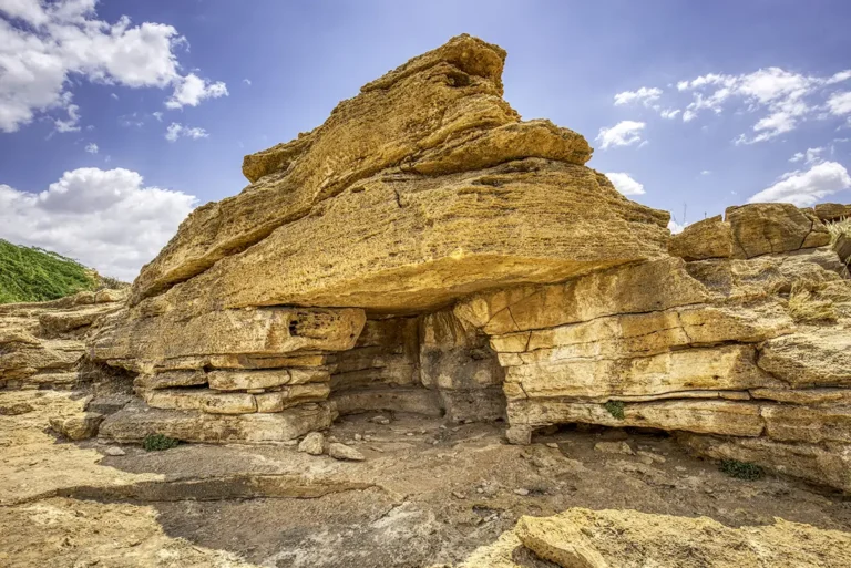 Damiya Dolmen Field