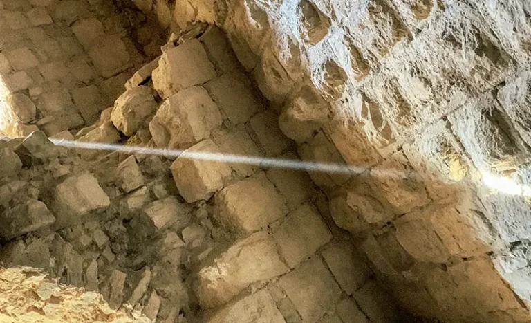Mysterious Light Beam Hitting the Wall in the Keep of Karak Castle