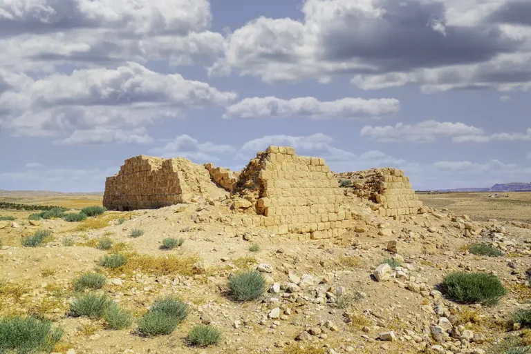 Dusaq Palace