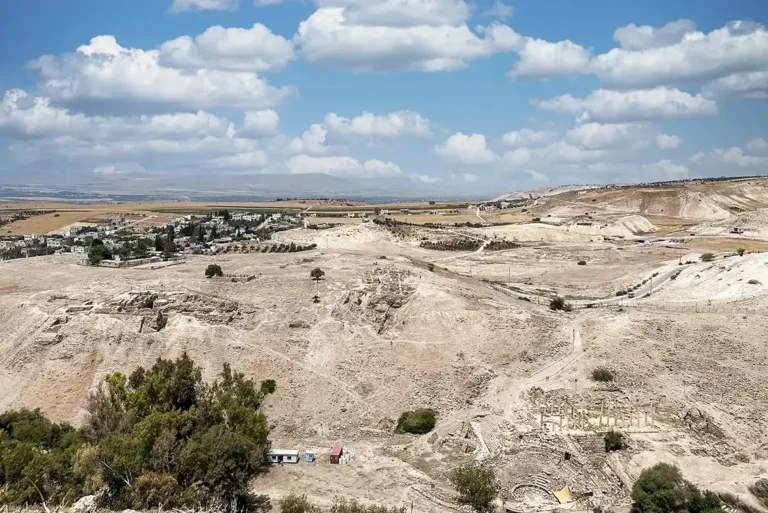 Acropolis (Tell al-Husn)